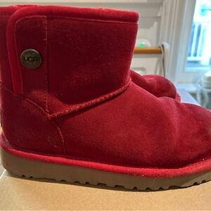 GUC Uggs size 1
